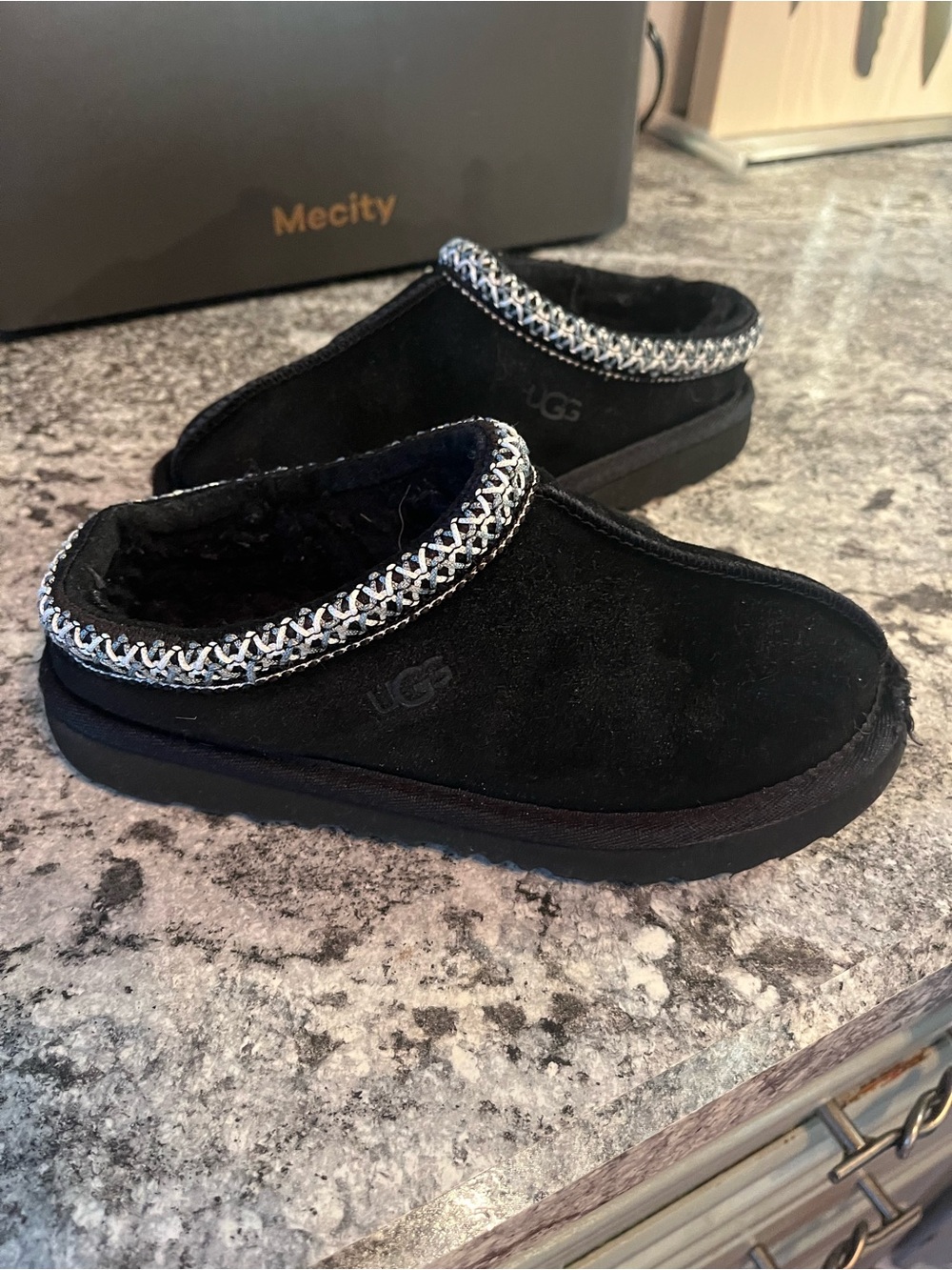 Uggs Tasman Black Girls Youth Size 2